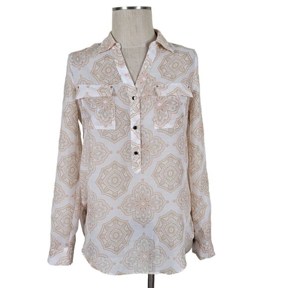 WHBM Blouse Women Size 6 Roll Tab Sleeves Pullover Shirttail Hem Lightweight - Picture 1 of 10